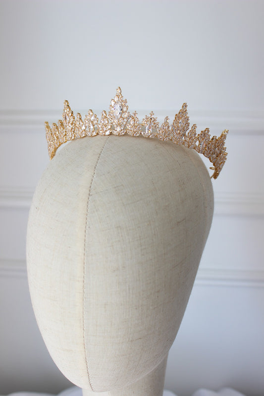 Gold bridal tiara on mannequin