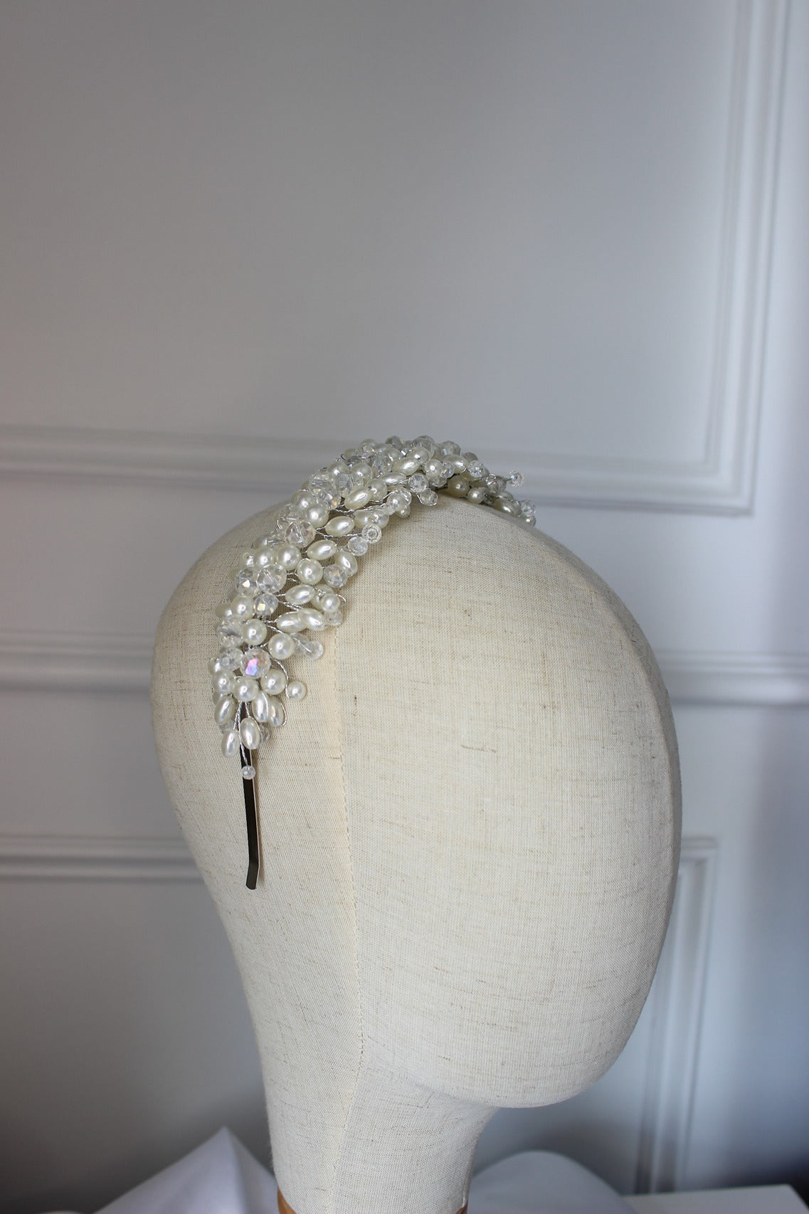 Pearl bridal headband on mannequin
