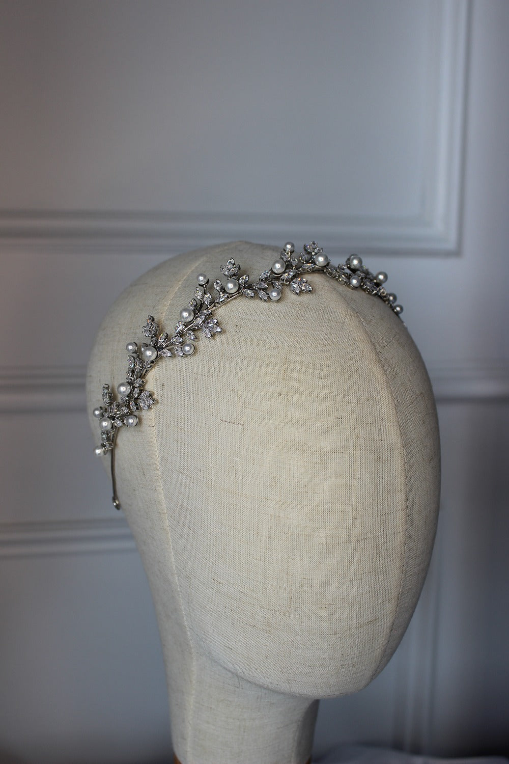 Pearl bridal headband on mannequin