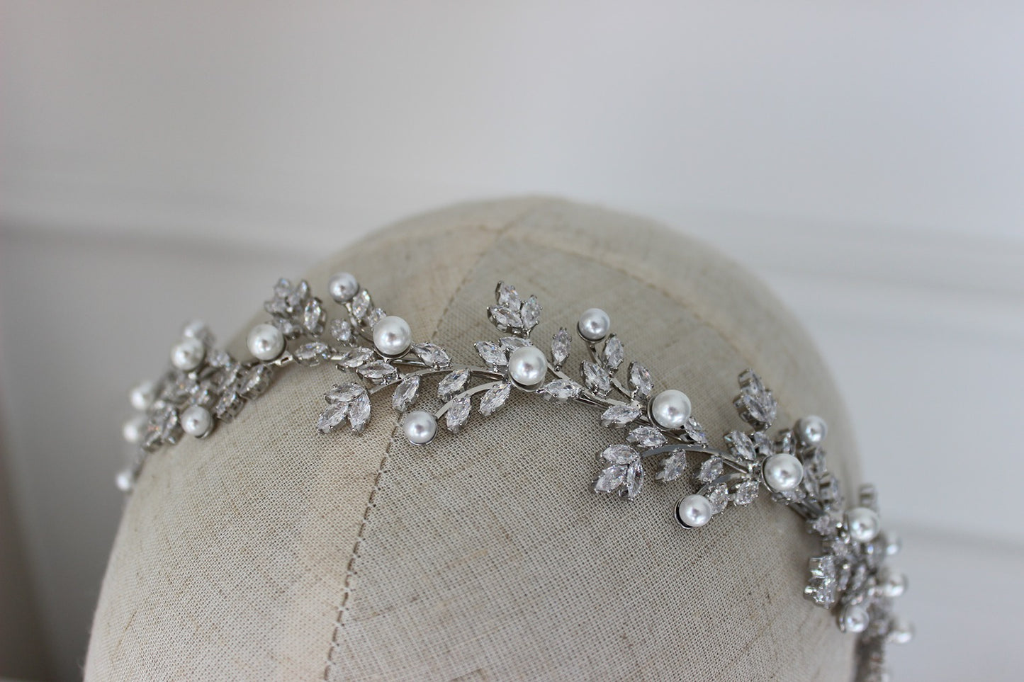 Pearl bridal headband on mannequin
