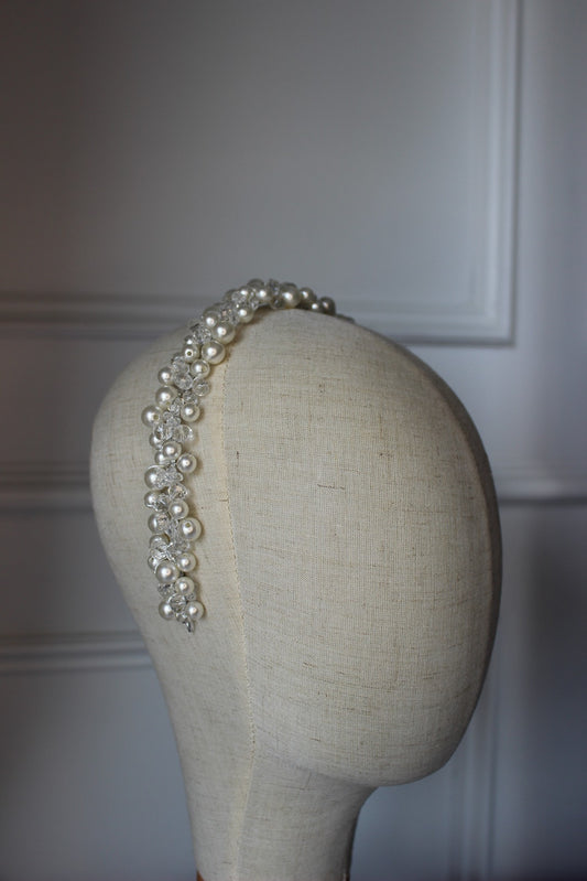 Pearl bridal headpiece on mannequin