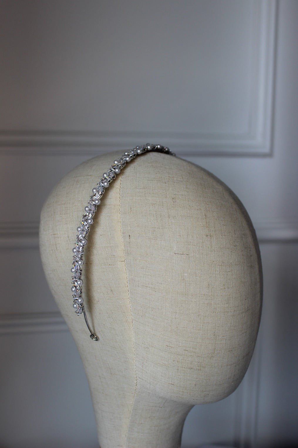 Pearl silver headband on mannequin
